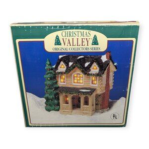 Vintage 1995 Christmas Valley Original Collectors Series Light Up Ceramic House